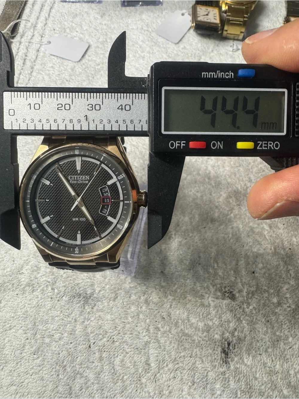 Citizen classic analog